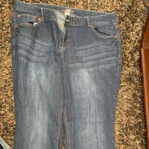 Maurices Distressed Jeans~Size: PLUS 22 Regular